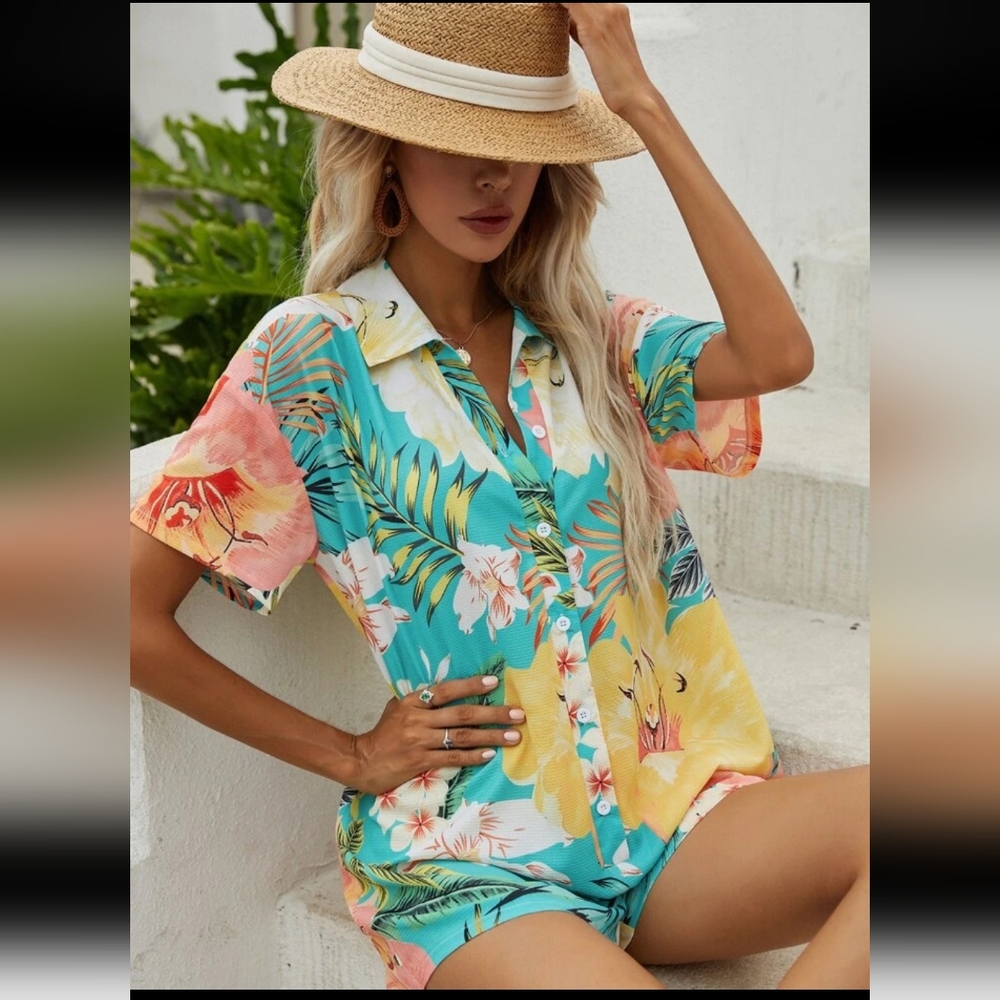 SHEIN VACY FLORAL BUTTONS ROMPE